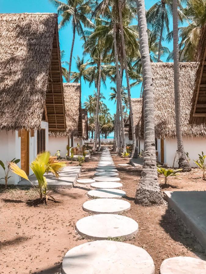 Bermuda Triangle Bungalows シキホール エクステリア 写真